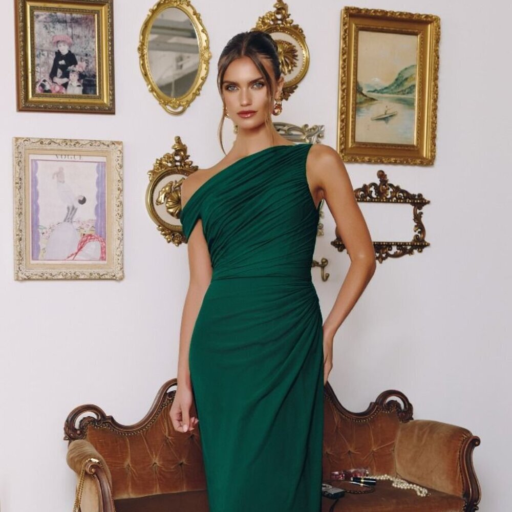 New Emerald Sheath Bridesmaid Gown w/Functional Shoulder Cape & Side Zip CD T730